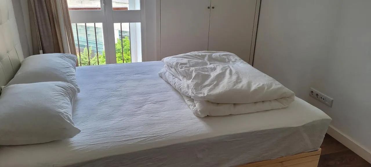 Comfy Room Near Metro Lisboa 0*,